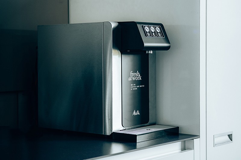 Unser Wasserspender | kunden werben kunden Empfehlen Sie uns weiter und erhalten sie attraktive Prämien | fresh at work